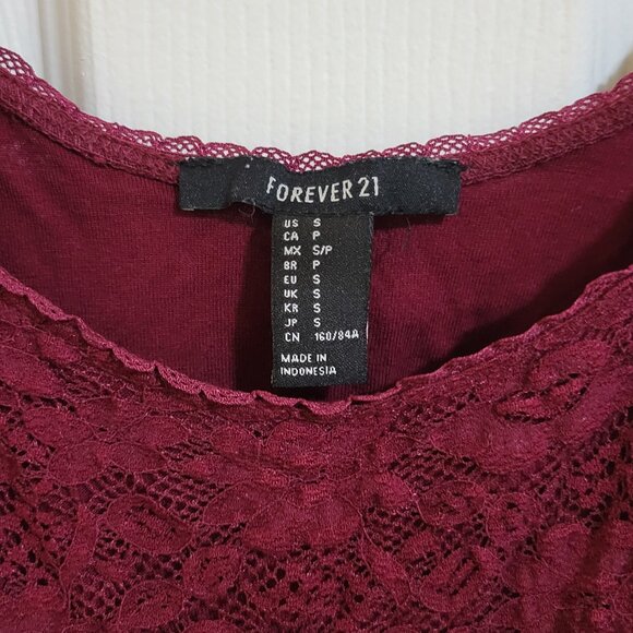 Forever 21 Burgundy/Maroon Lace Crop Top Size Small - Picture 3 of 3